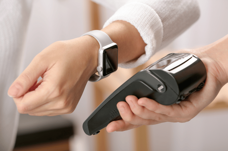 contactless payments with smartwatch